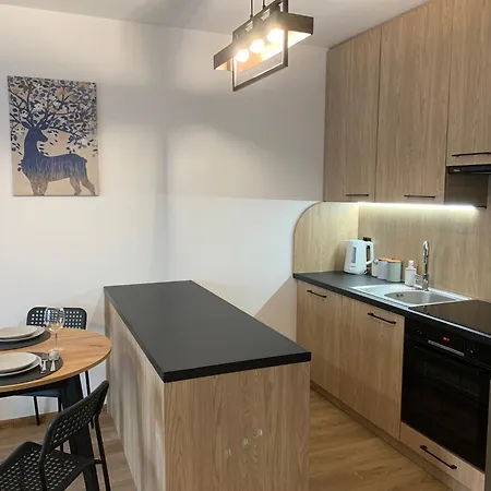 Powstancow Warszawy 4e #free Parking *