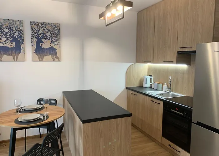 Powstancow Warszawy 4e #free Parking *