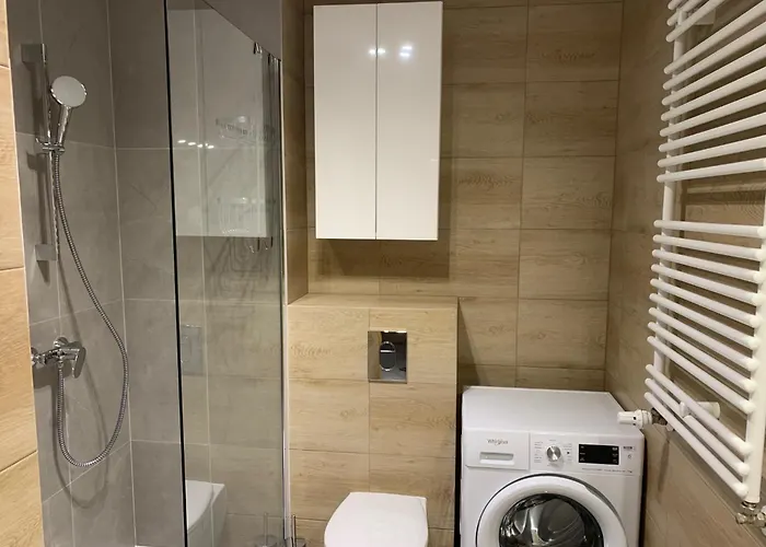 Powstancow Warszawy 4e #free Parking